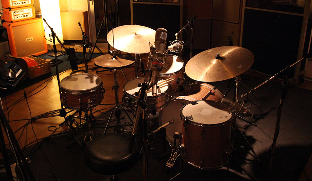 Запись барабанов на студии в Москве
